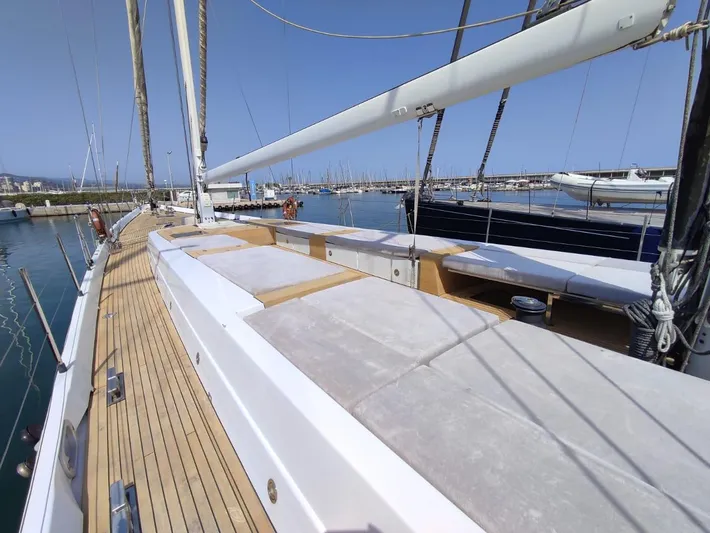  Yacht Photos Pics Sailing yacht CMN 139, 1994 model, docked at marina with clear blue sky.