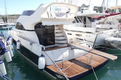 2010 Cayman Yachts 42 Fly