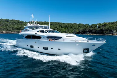 Sunseeker 30M Yacht