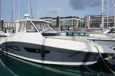 Regal 33 SAV