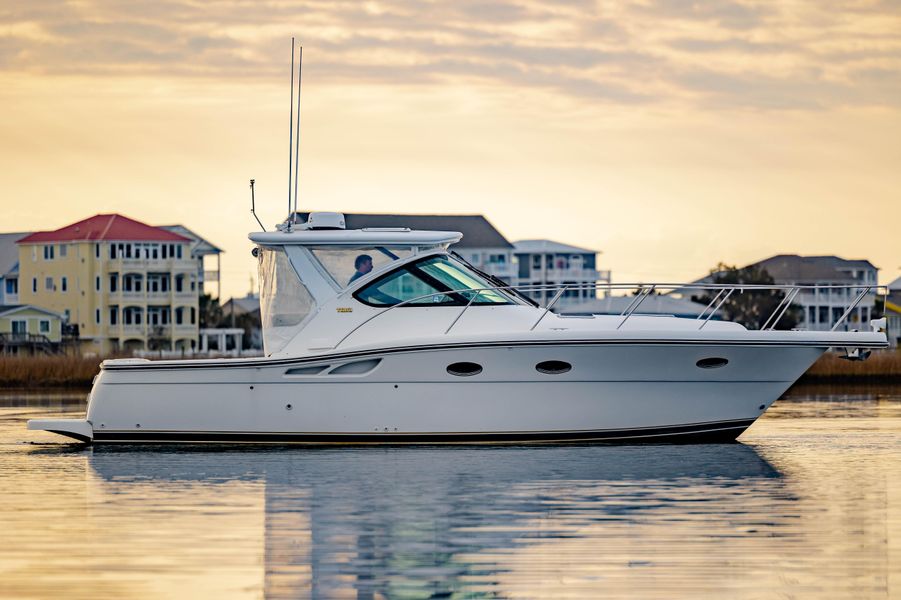 2004 Tiara Yachts 3200 Open