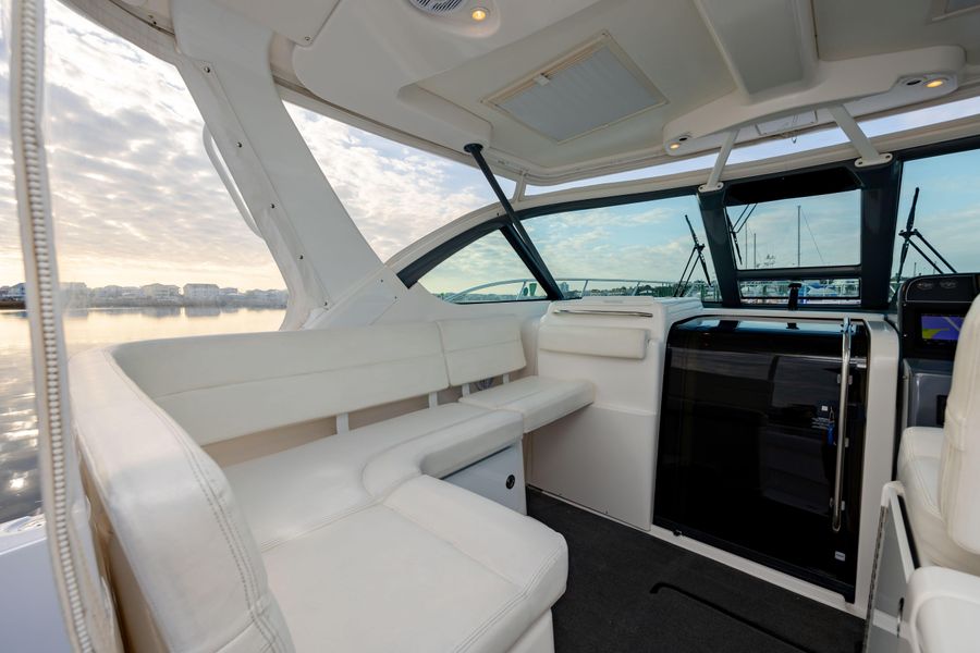 2004 Tiara Yachts 3200 Open