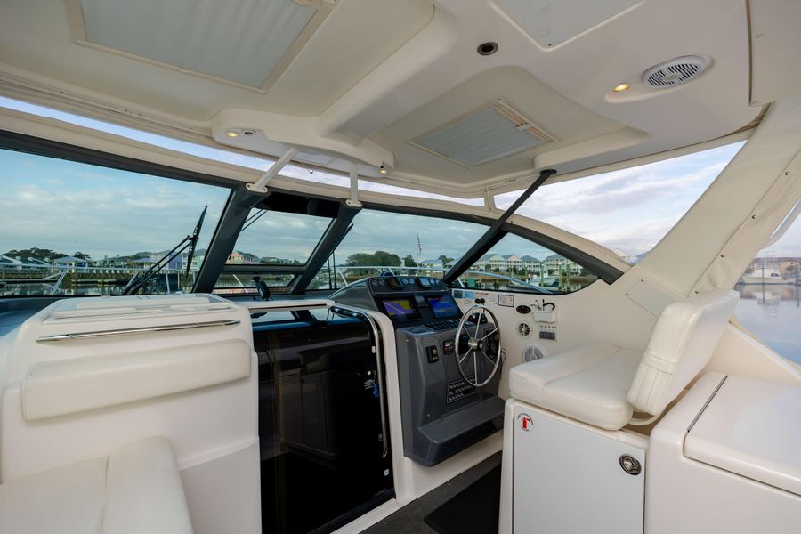 2004 Tiara Yachts 3200 Open