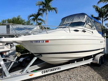 2000 Wellcraft 2400 Martinique