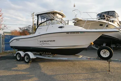 Seaswirl Striper 2301 Walkaround I/O