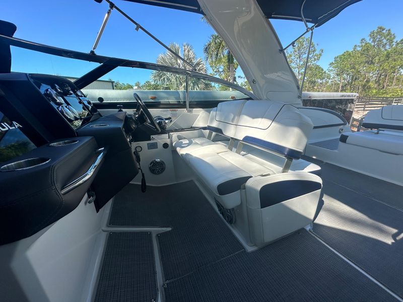 2016 Formula 330 Crossover Bowrider