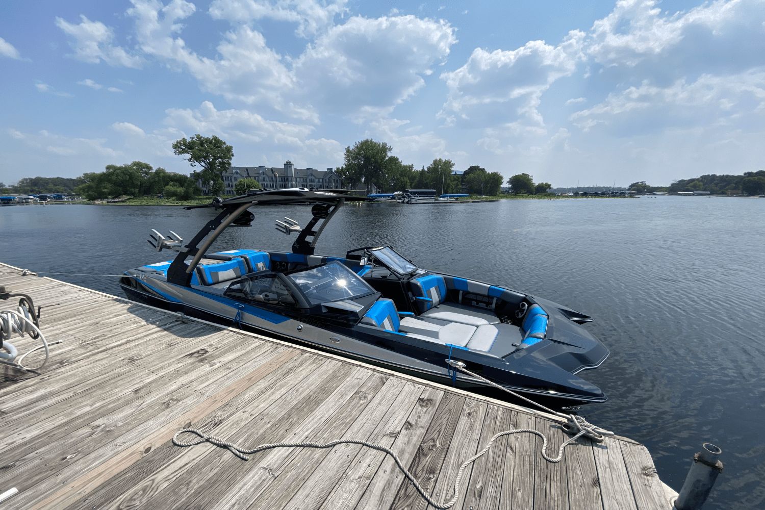 Malibu Wakesetter 23 MXZ