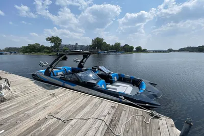Malibu Wakesetter 23 MXZ