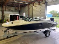 2019 Sea Ray 190 SPX BR