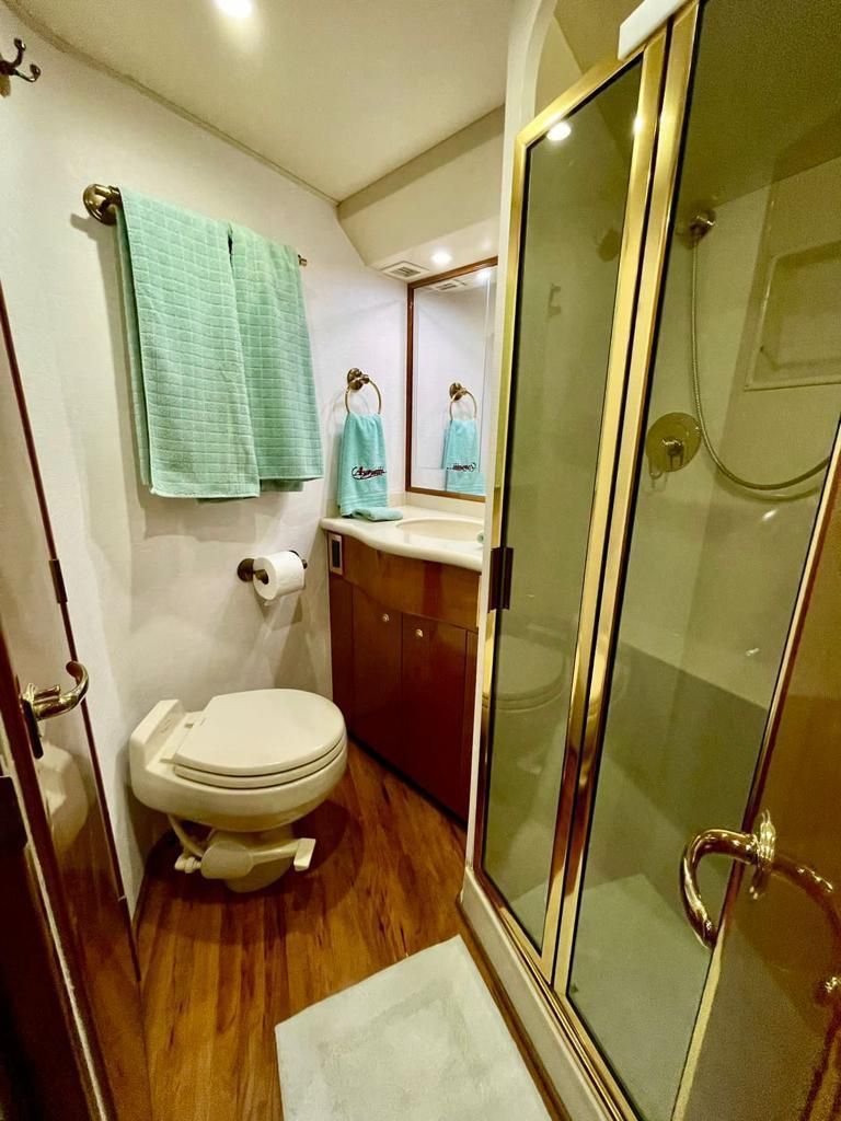 2003 Viking 52 