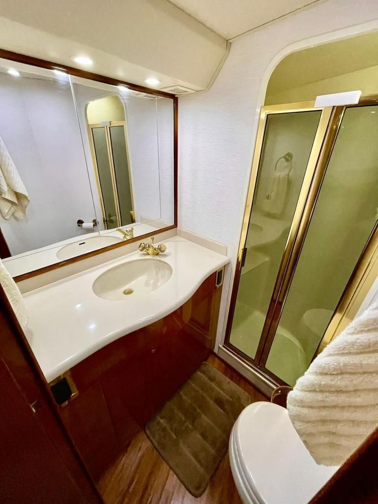 2003 Viking 52 