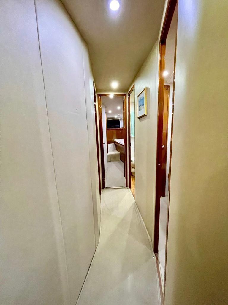 2003 Viking 52 