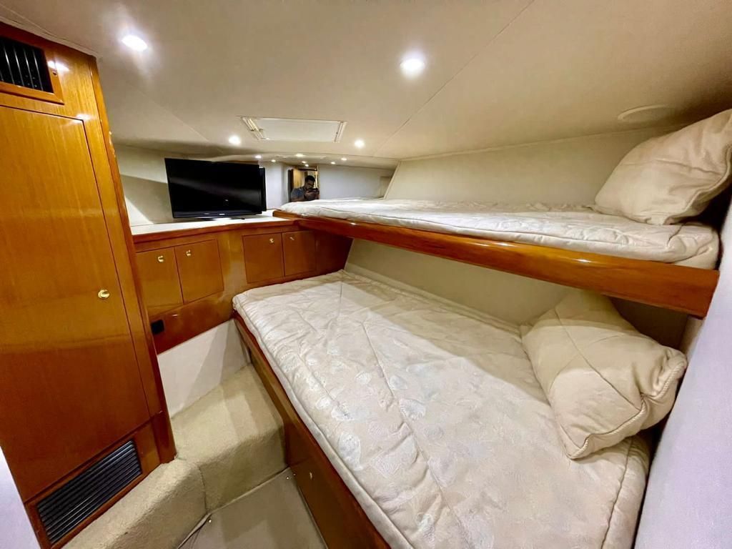 2003 Viking 52 