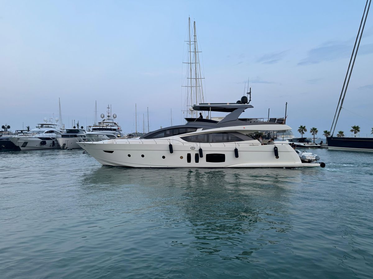 2007 Astondoa 76 
