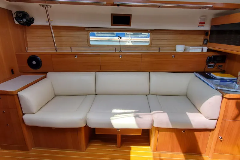 We're Divers II Yacht Photos Pics 