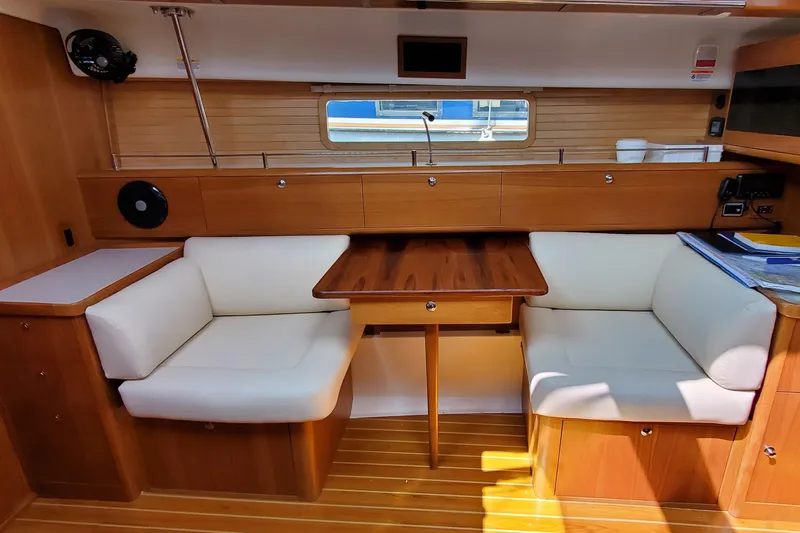 We're Divers II Yacht Photos Pics 