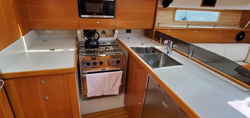 We're Divers II Yacht Photos Pics 