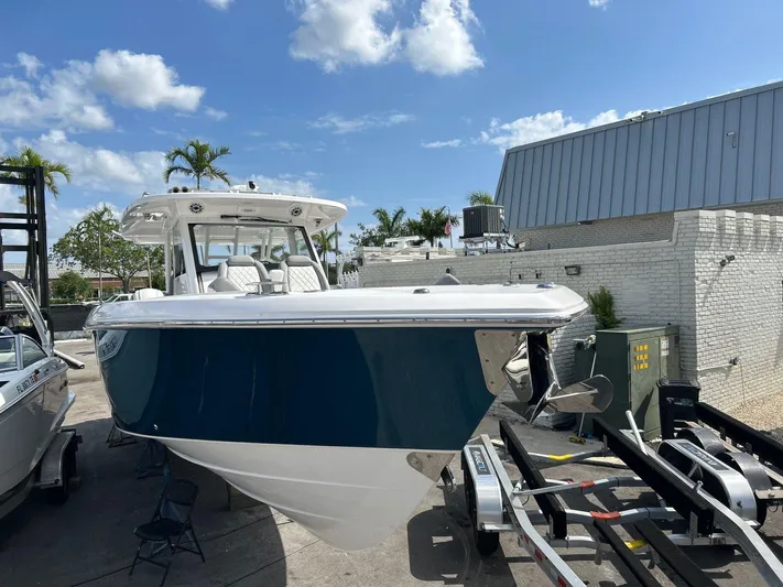  Yacht Photos Pics 2024 Everglades 395 Cc - Image 3