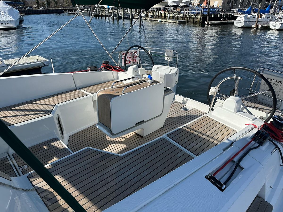 2017 Jeanneau 44 