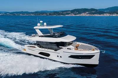 2025 Absolute Navetta 53
