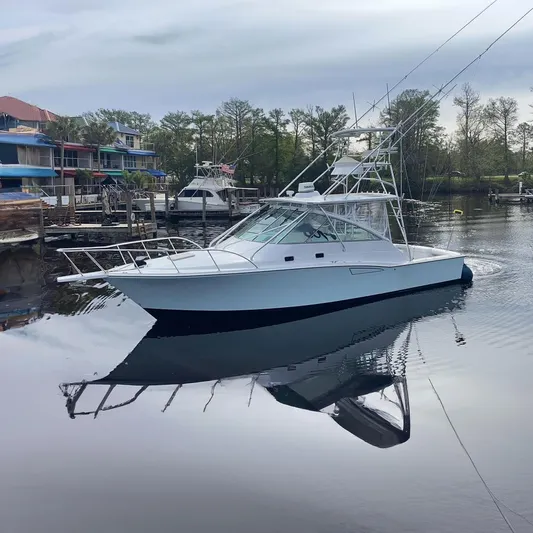 Re-fit 2021-2024 With 2017 Cummins 540s Yacht Photos Pics Cabo 35 Express