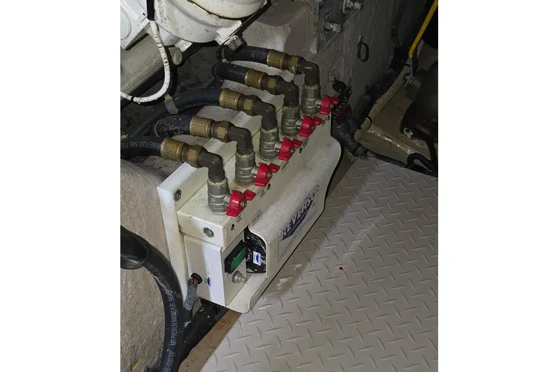  Yacht Photos Pics Engine room of 2008 Sea Ray 58 Sedan Bridge with Reverso oil change system.