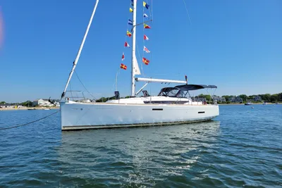 Jeanneau 379