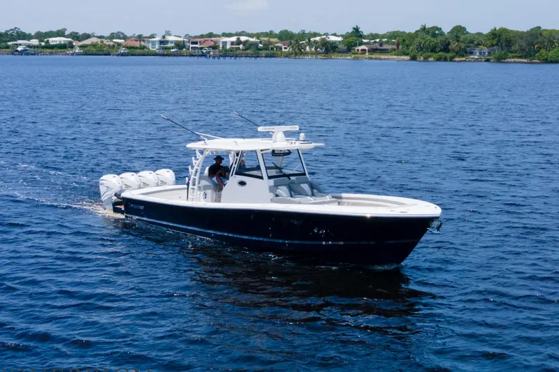 41-083 Yacht Photos Pics 