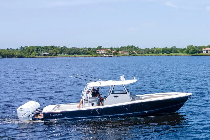 41-083 Yacht Photos Pics 