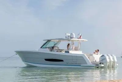 Regal 38 SAV