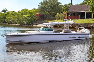 2025 Axopar 37 Sun Top