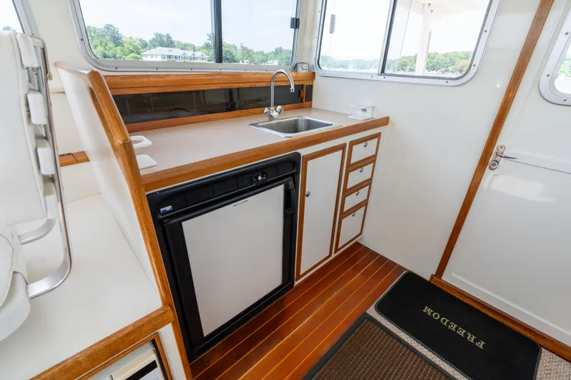 Freedom Yacht Photos Pics 