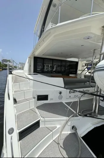 Even Mo Betta Yacht Photos Pics 