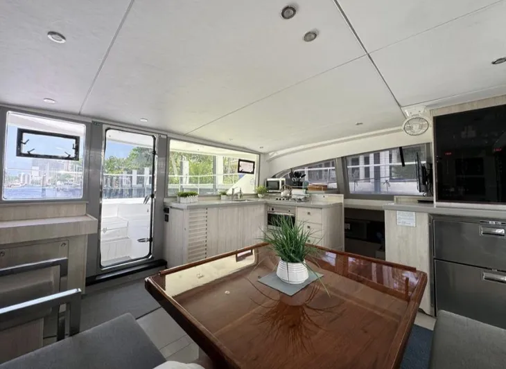 Even Mo Betta Yacht Photos Pics 