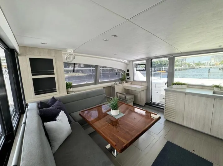 Even Mo Betta Yacht Photos Pics 