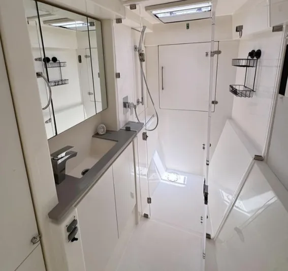 Even Mo Betta Yacht Photos Pics 