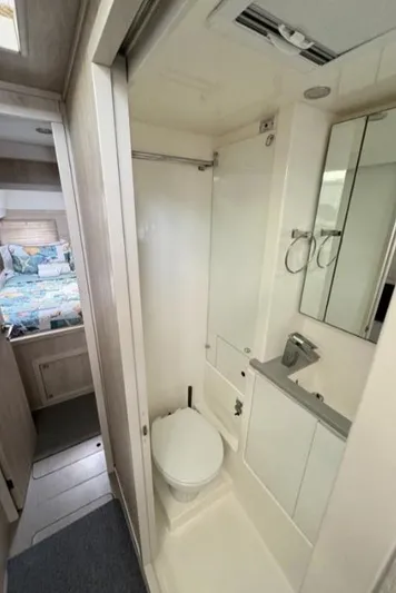 Even Mo Betta Yacht Photos Pics 