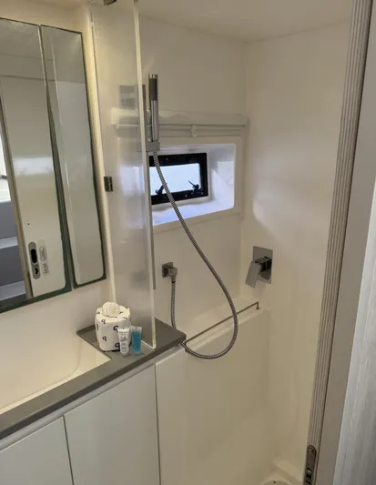 Even Mo Betta Yacht Photos Pics 