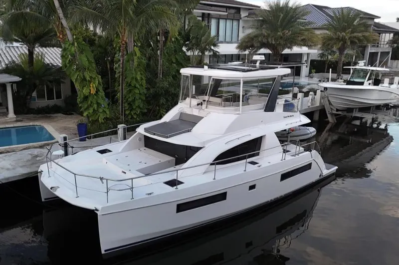 Even Mo Betta Yacht Photos Pics 