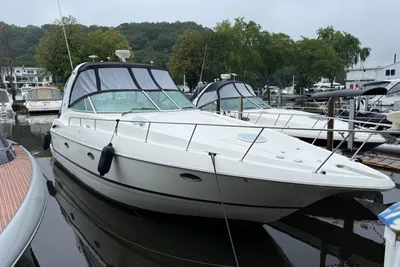 Cruisers 370 Express