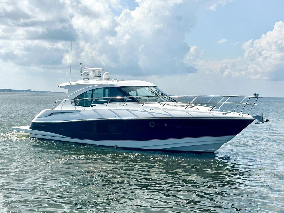 2016 Cruisers Yachts 45 