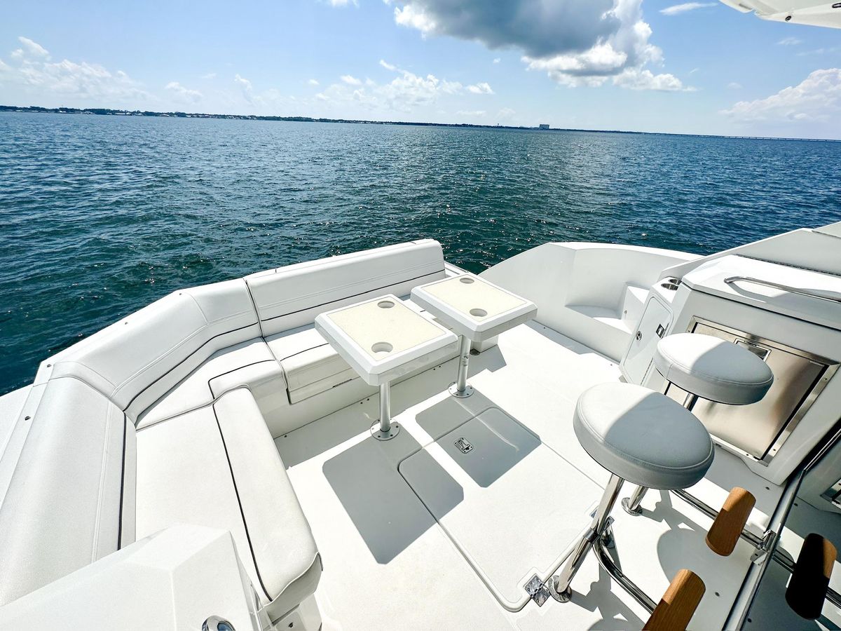 2016 Cruisers Yachts 45 