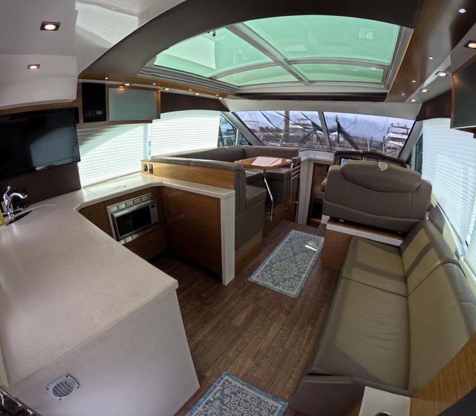 2016 Cruisers Yachts Cantius 45