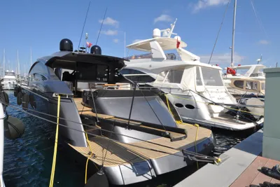 2011 Pershing 72