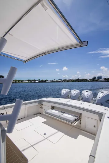 41 Regulator 2021 Yacht Photos Pics Regulator 41 2021 - Exterior Cockpit