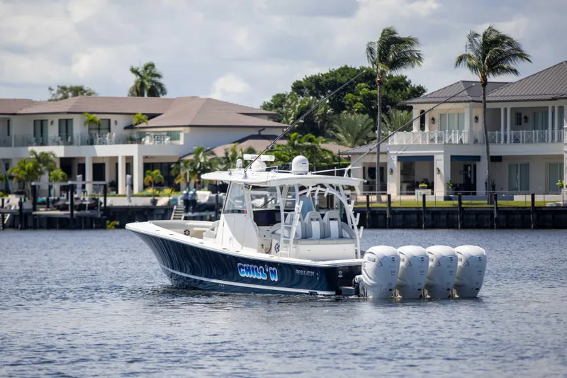 41 Regulator 2021 Yacht Photos Pics Regulator 41 2021 - Exterior Profile