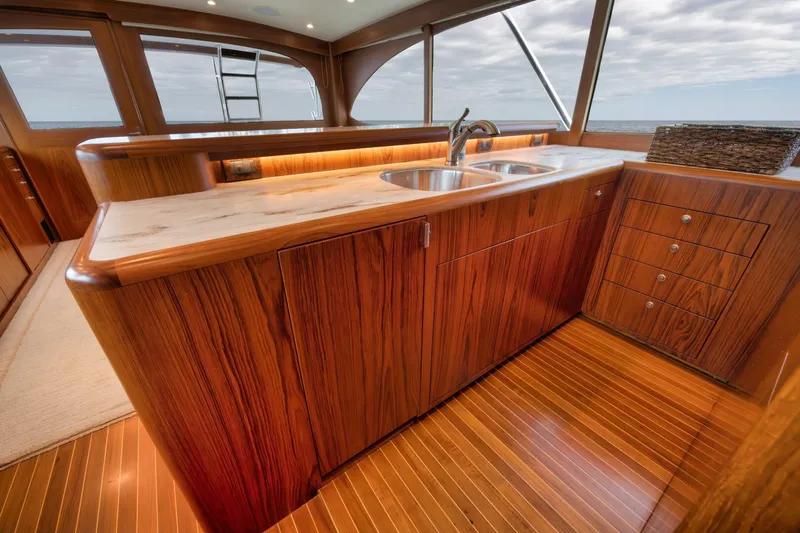 Risk & Reward Yacht Photos Pics 