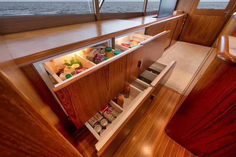 Risk & Reward Yacht Photos Pics 