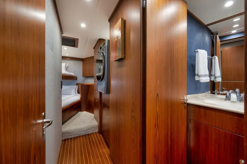 Risk & Reward Yacht Photos Pics 