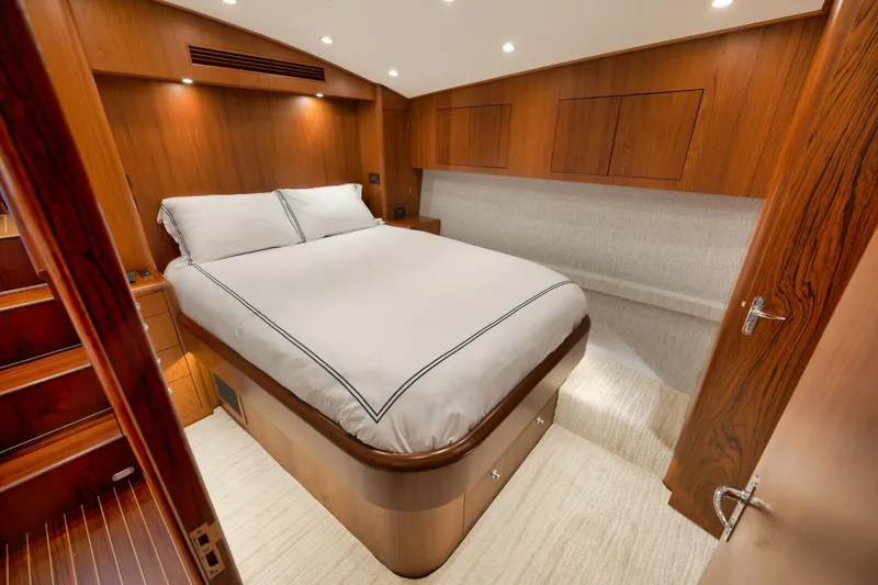 Risk & Reward Yacht Photos Pics 